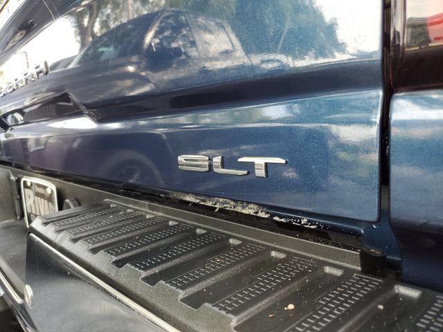 Used 2022 GMC Sierra 2500 SLT w/ SLT Preferred Package AWD/4WD image 8