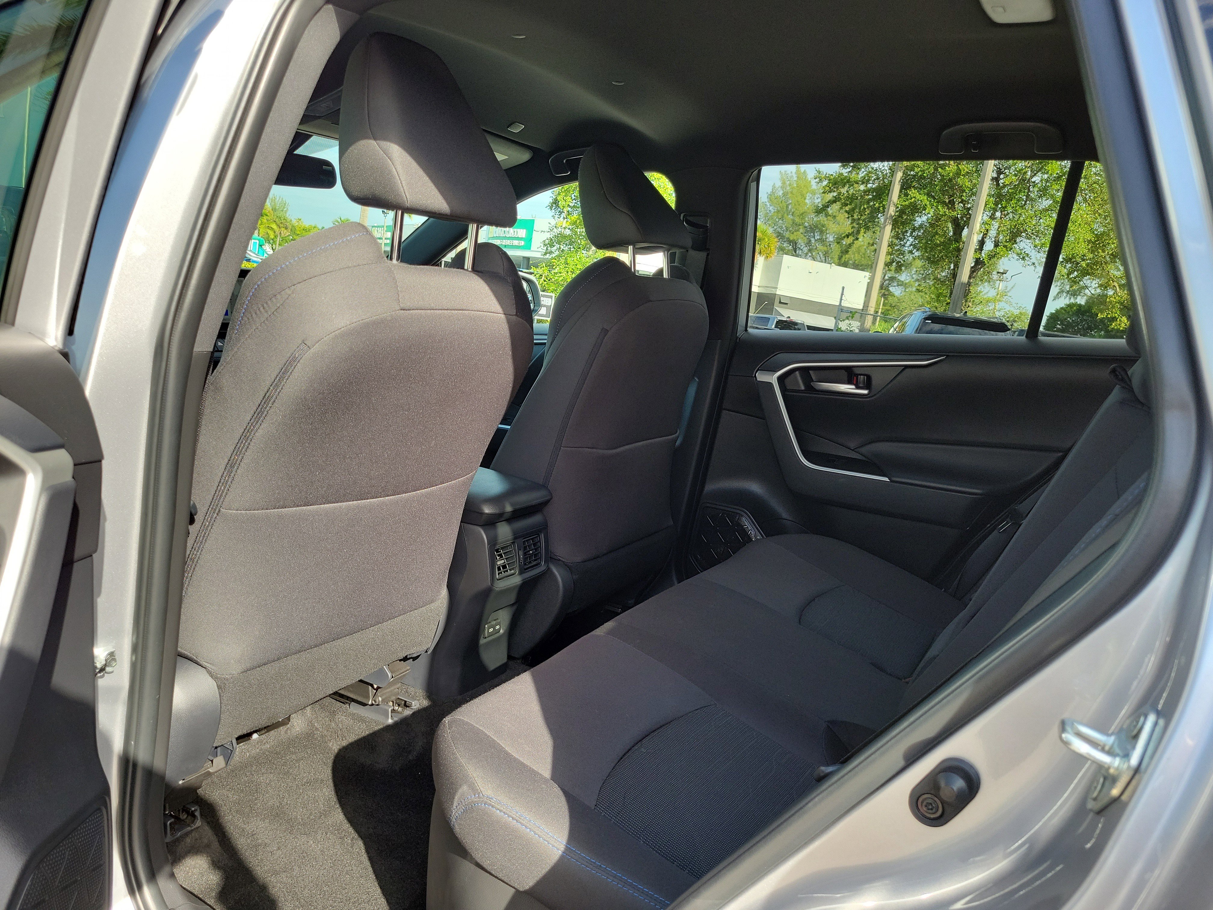 Used 2024 Toyota RAV4 SE image 14