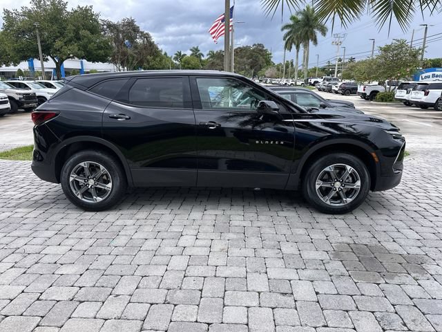 Used 2025 Chevrolet Blazer LT FWD image 14