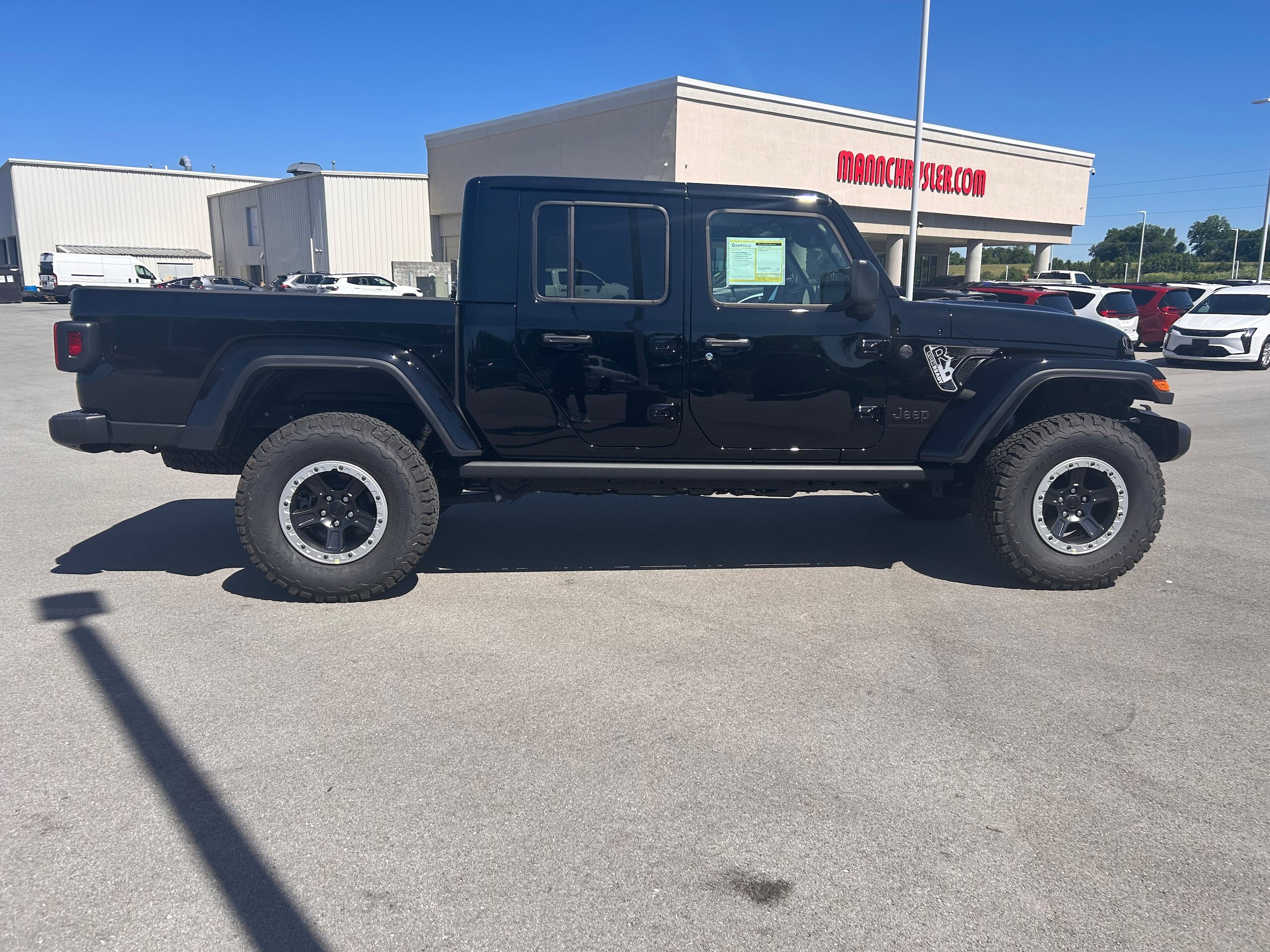 New 2026 Jeep Gladiator Sport AWD/4WD image 2