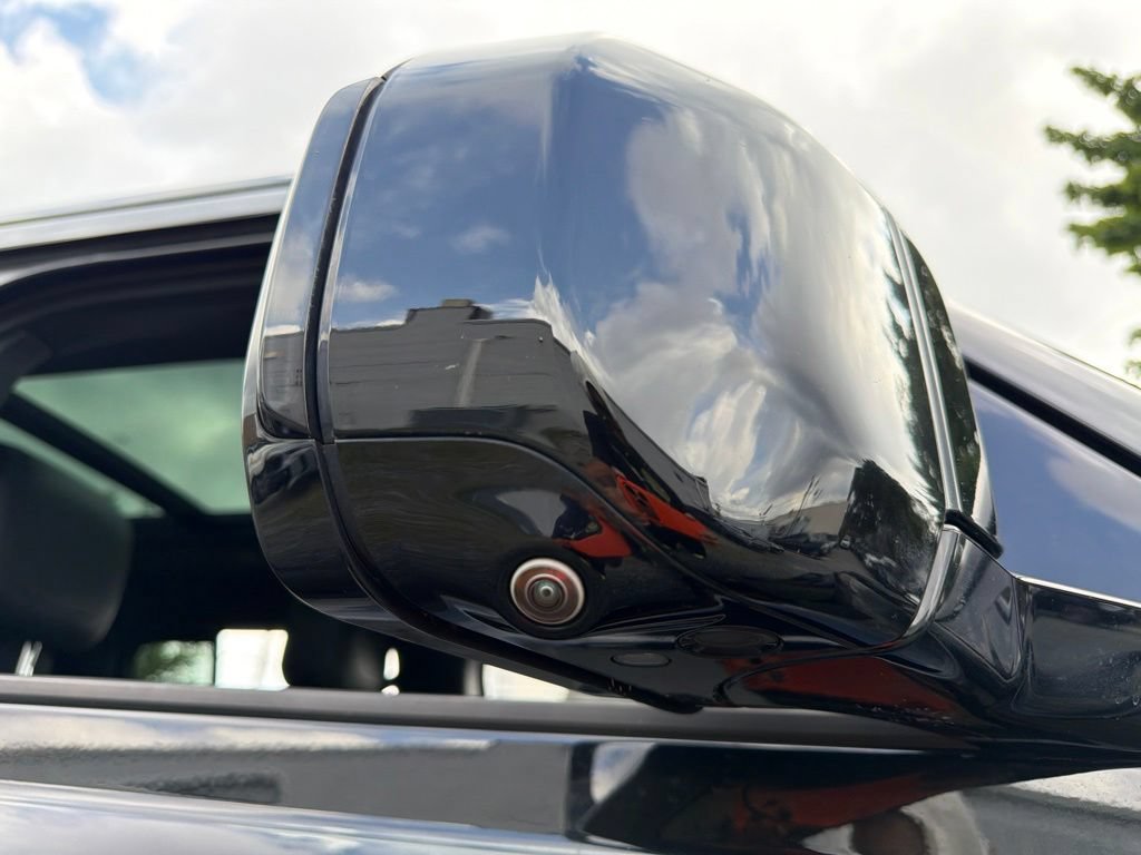 Used 2023 Land Rover Defender 130 SE AWD/4WD image 15