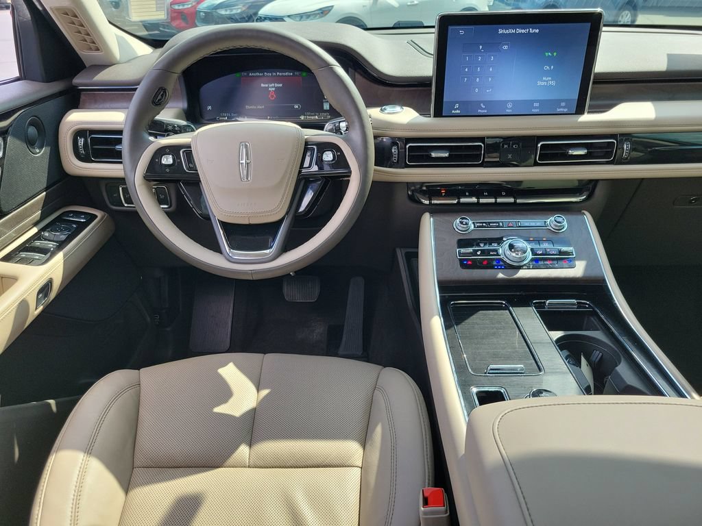 Certified 2024 Lincoln Aviator Reserve w/ Equipment Group 201A AWD/4WD image 12