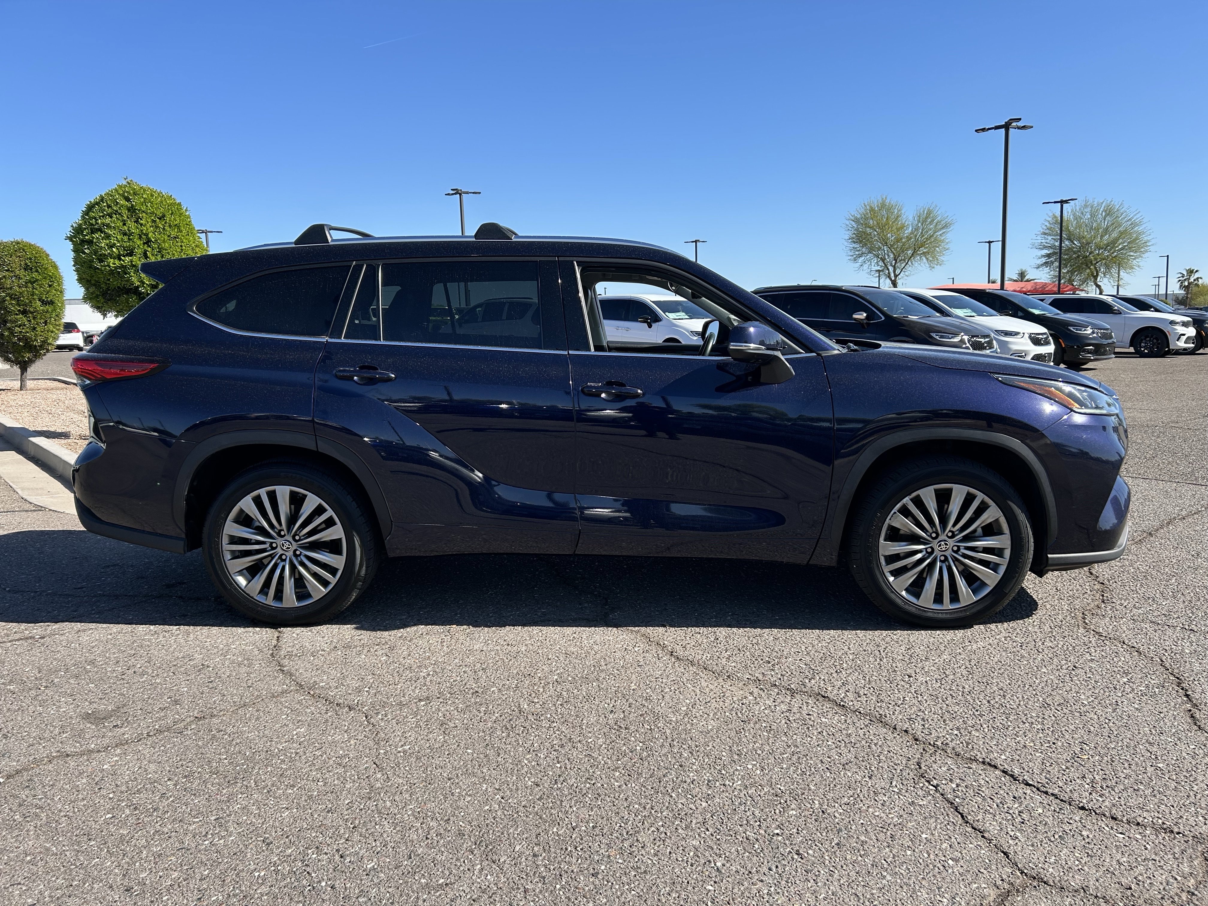 Used 2021 Toyota Highlander Platinum image 6