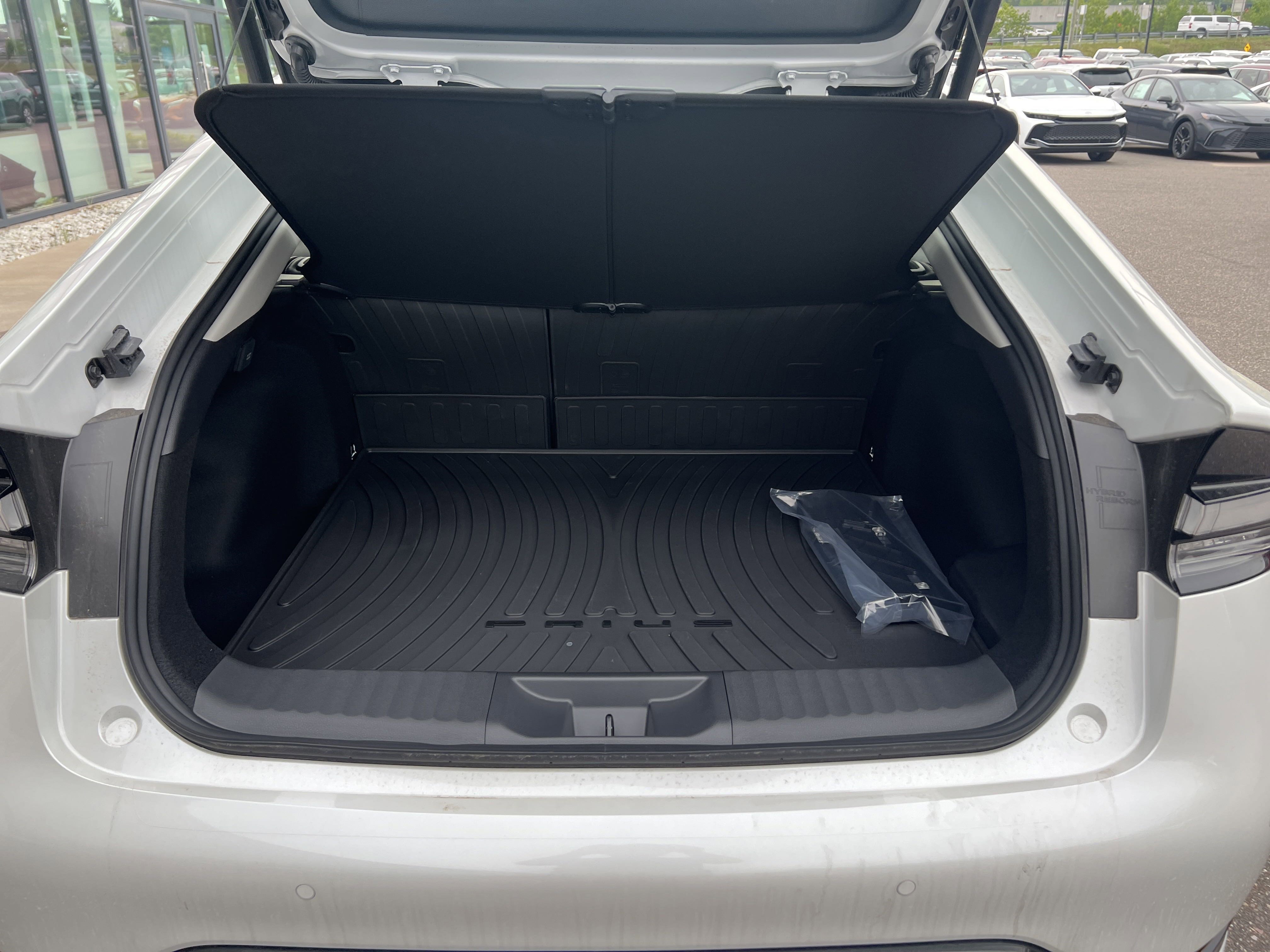 Used 2024 Toyota Prius Prime Premium w/ Advanced Technology Package image 8