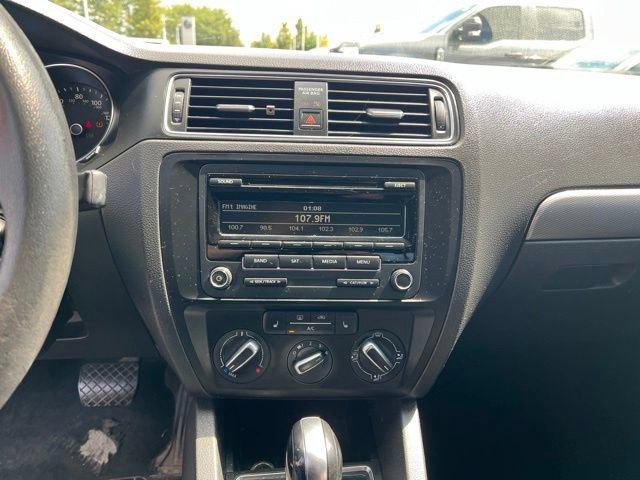 Used 2015 Volkswagen Jetta SE FWD image 16