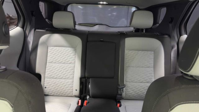 Used 2018 Chevrolet Equinox LS FWD image 24