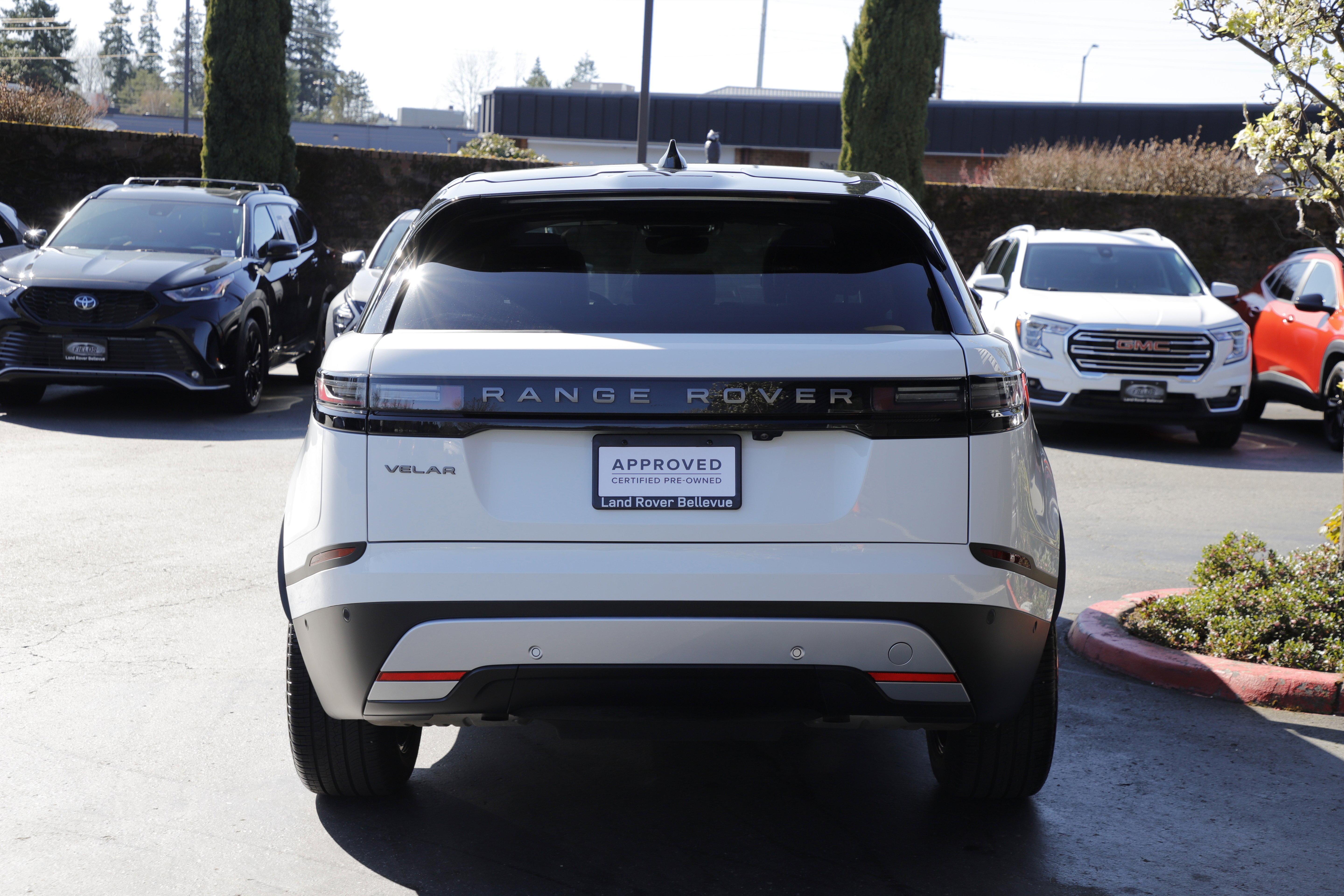 Certified 2026 Land Rover Range Rover Velar S AWD/4WD image 9