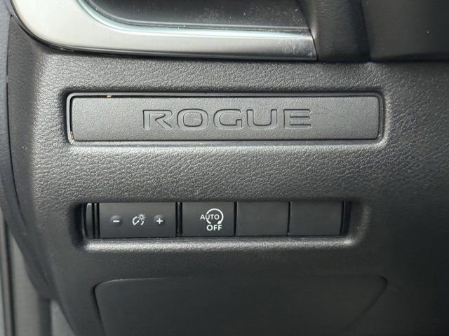 Used 2024 Nissan Rogue S image 18