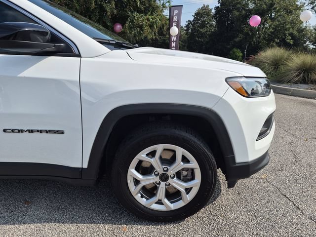 Used 2025 Jeep Compass Latitude AWD/4WD image 10