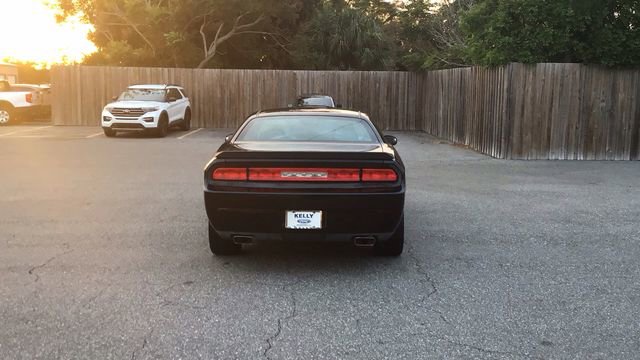 Used 2014 Dodge Challenger SXT image 7