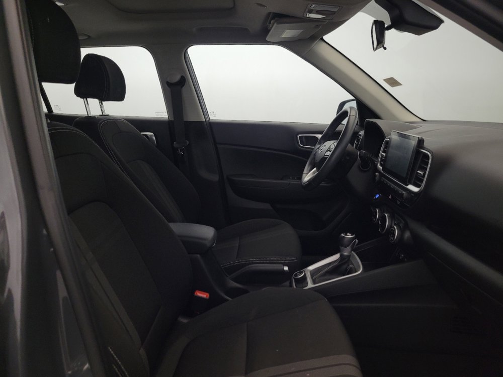 Used 2024 Hyundai Venue SEL FWD image 21