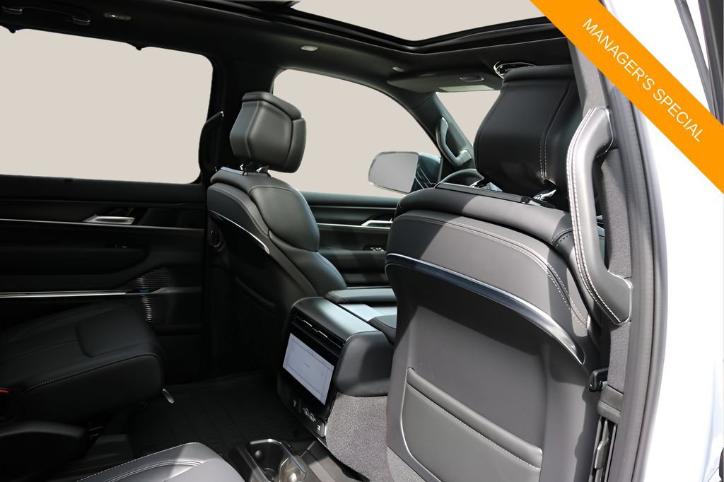 New 2026 Jeep Grand Wagoneer Summit AWD/4WD image 21