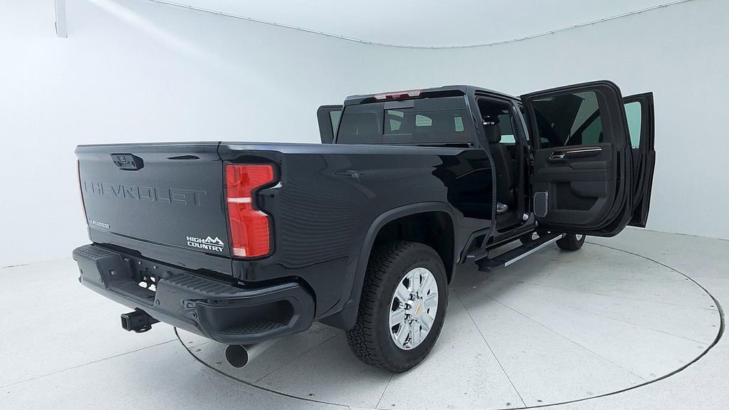 Used 2024 Chevrolet Silverado 2500 High Country w/ Technology Package AWD/4WD image 12