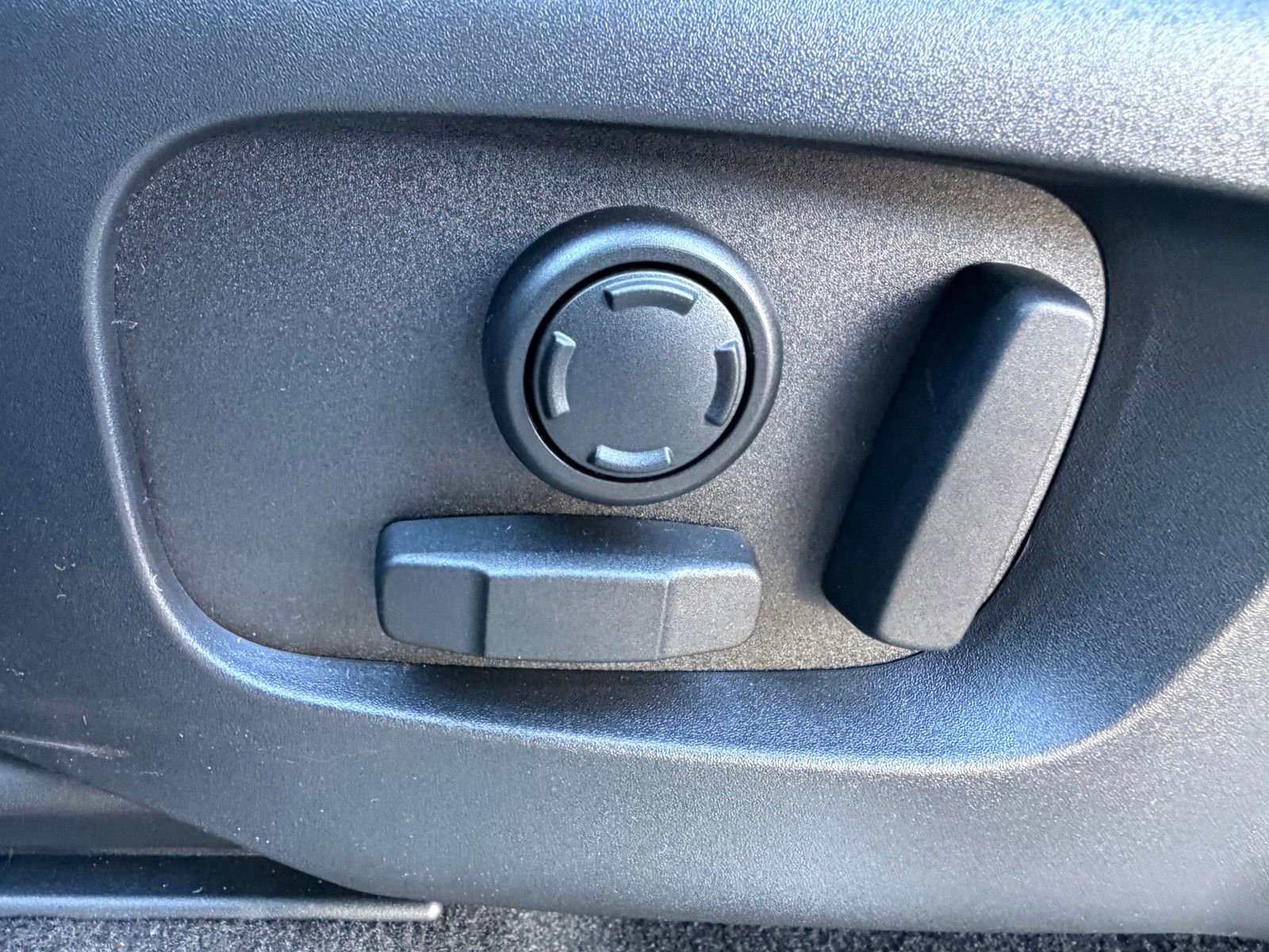 New 2026 Land Rover Discovery Sport Landmark image 25