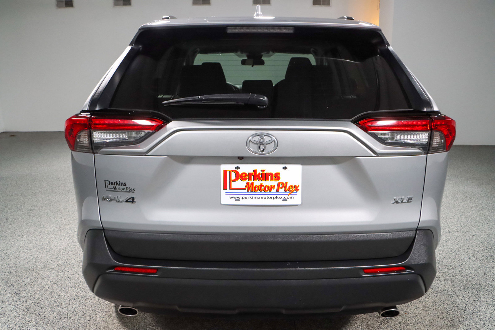 Used 2023 Toyota RAV4 XLE w/ Convenience Package image 8