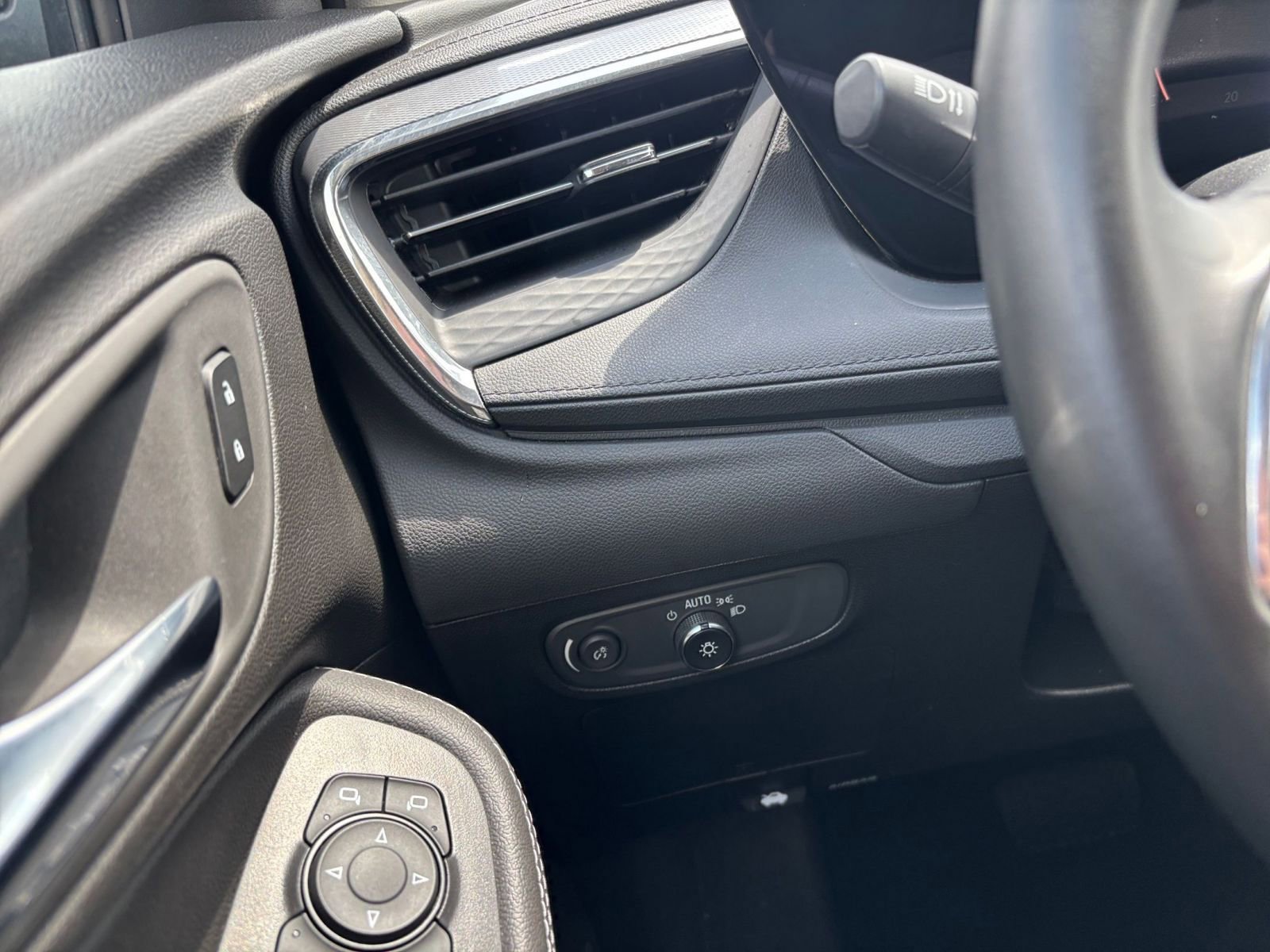 Used 2025 Buick Encore GX Preferred image 33