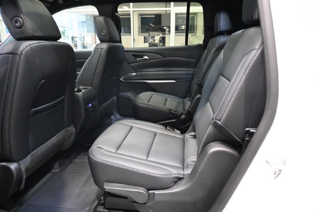 New 2027 Chevrolet Traverse LT w/ LPO, Floor Liner Package FWD image 11
