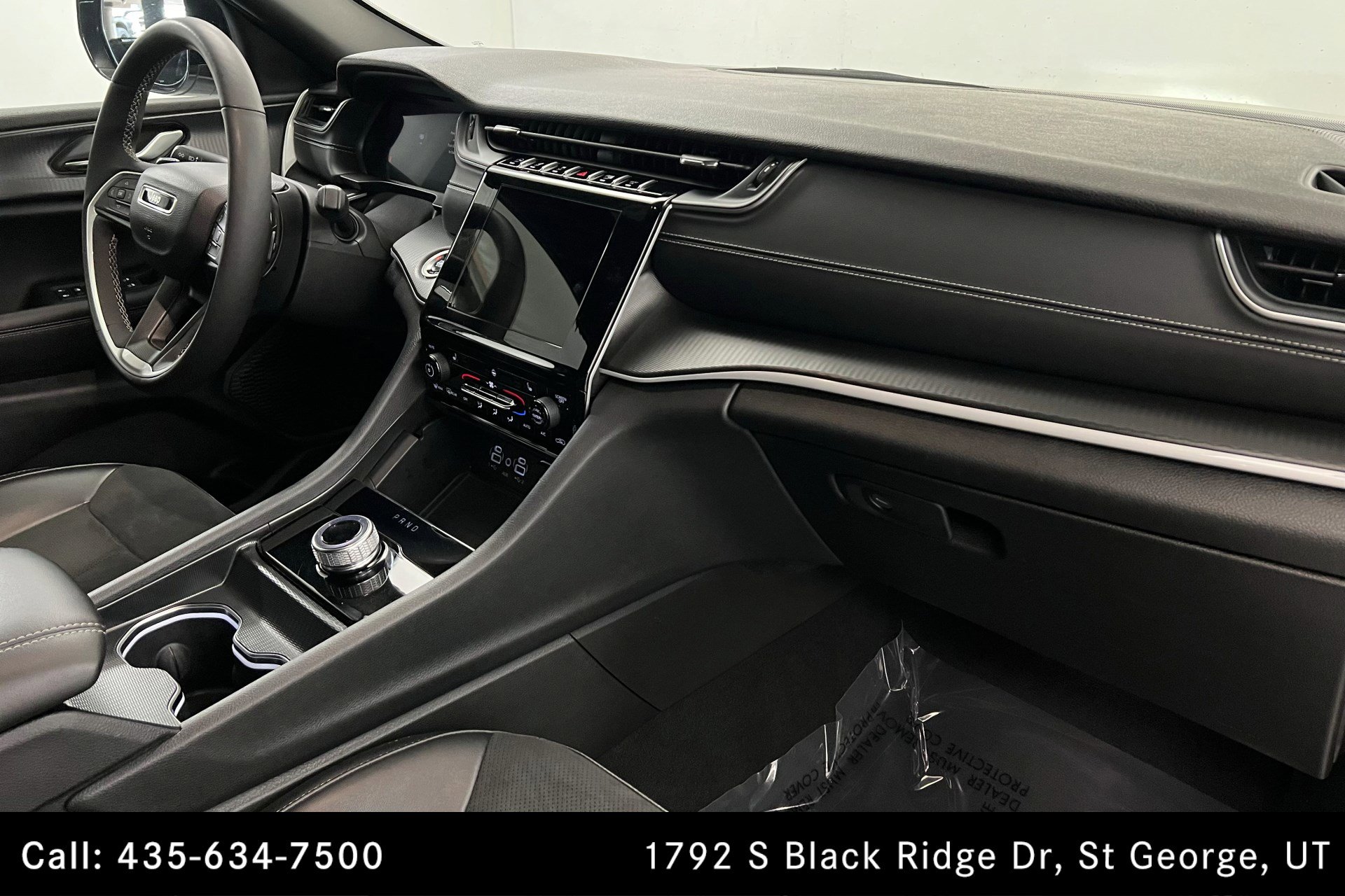 Used 2024 Jeep Grand Cherokee L Laredo image 24