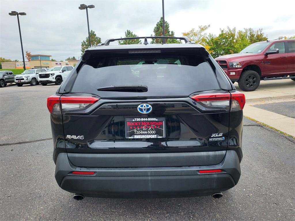 Used 2020 Toyota RAV4 XLE image 5