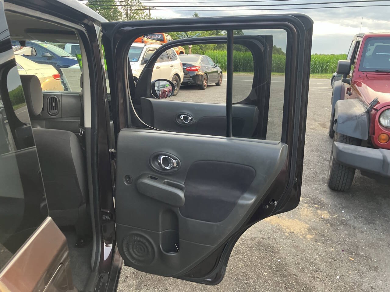Used 2011 Nissan Cube 1.8 S w/ Interior Designer Pkg FWD image 19