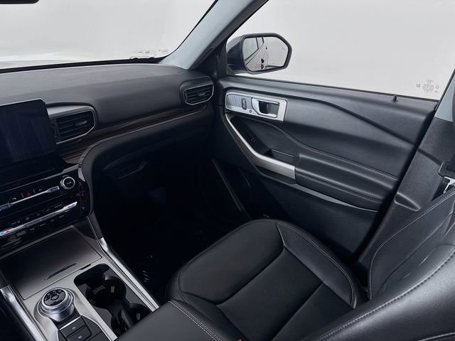 Used 2022 Ford Explorer Limited w/ Equipment Group 301A image 24