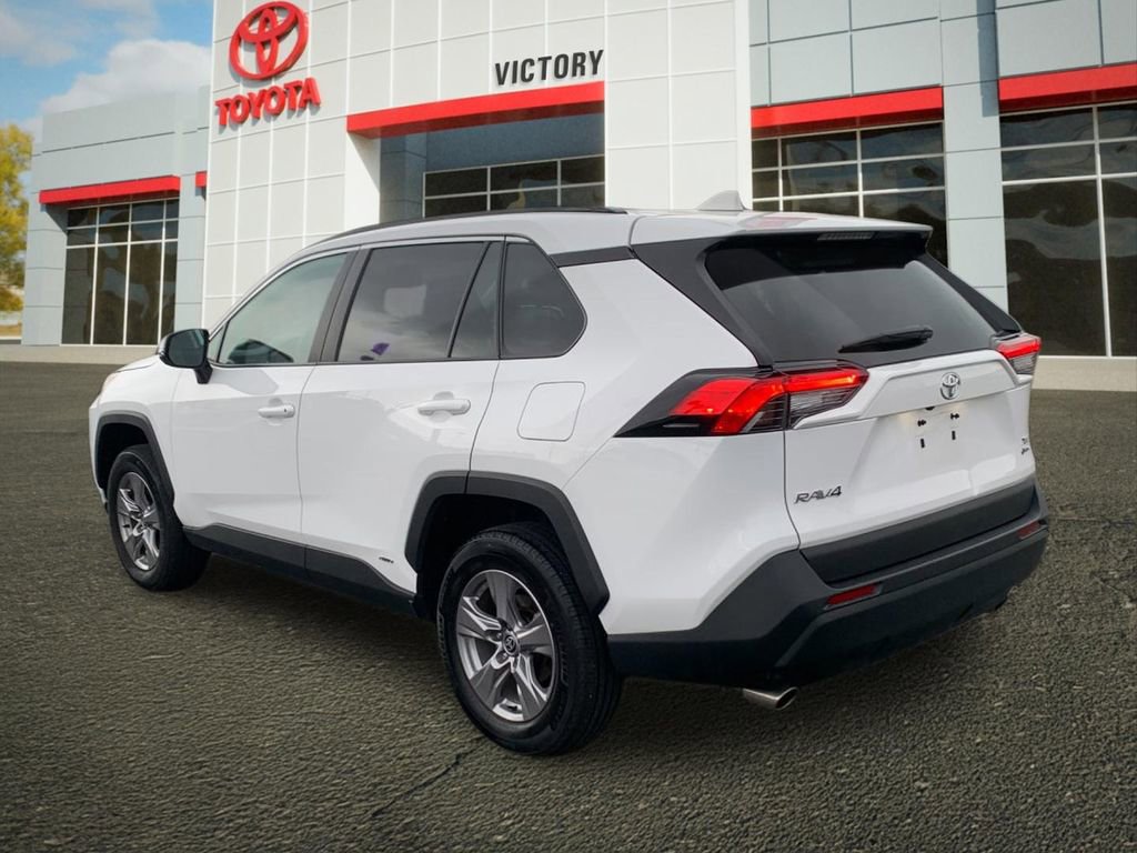 Used 2025 Toyota RAV4 XLE image 5