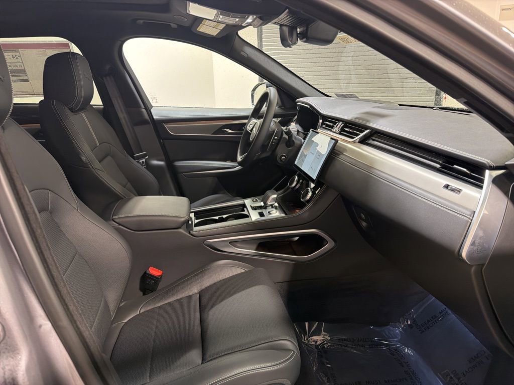 New 2026 Jaguar F-PACE R-Dynamic S image 25