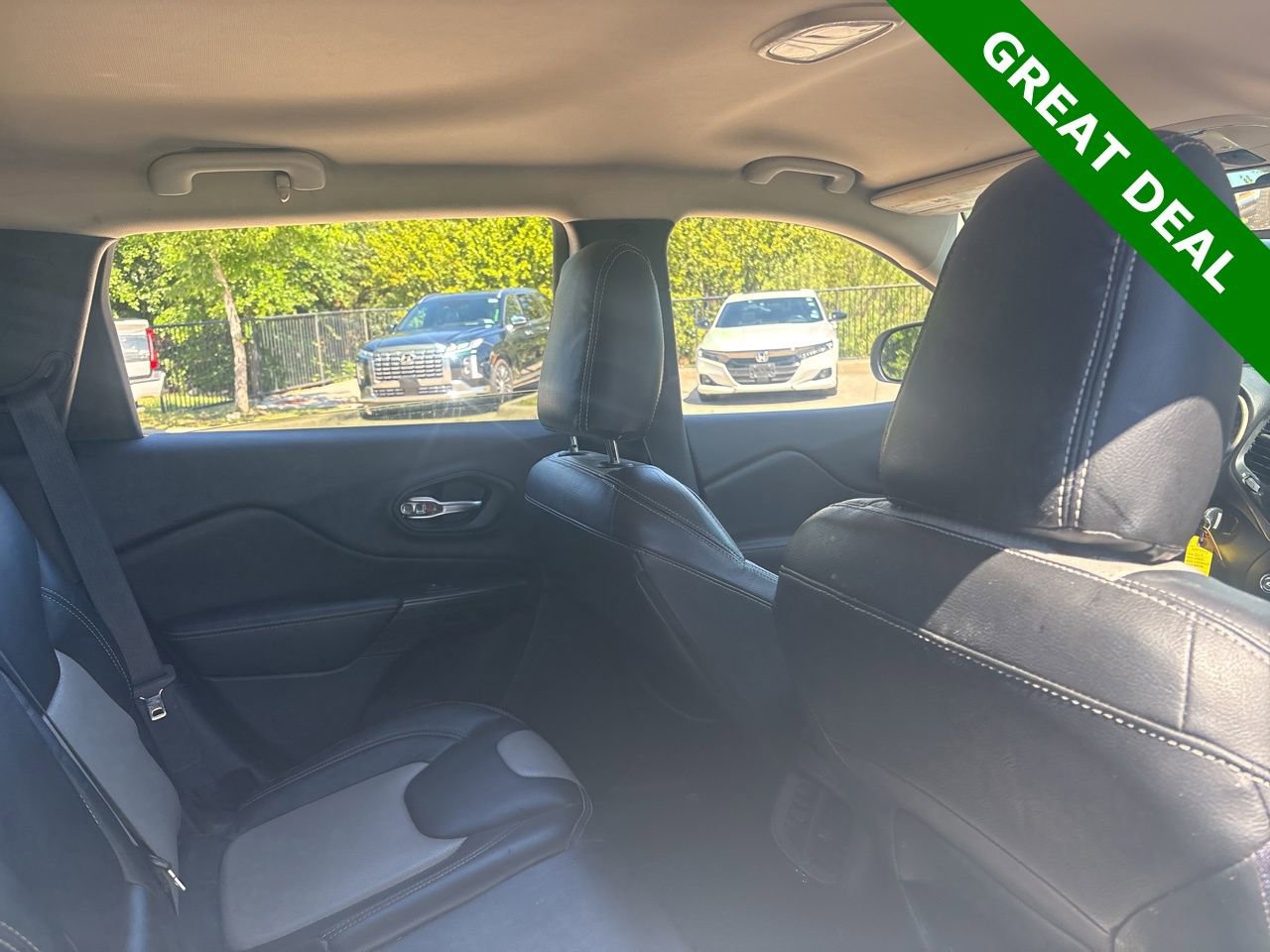 Used 2017 Jeep Cherokee Latitude w/ Safety/Convenience Group image 12