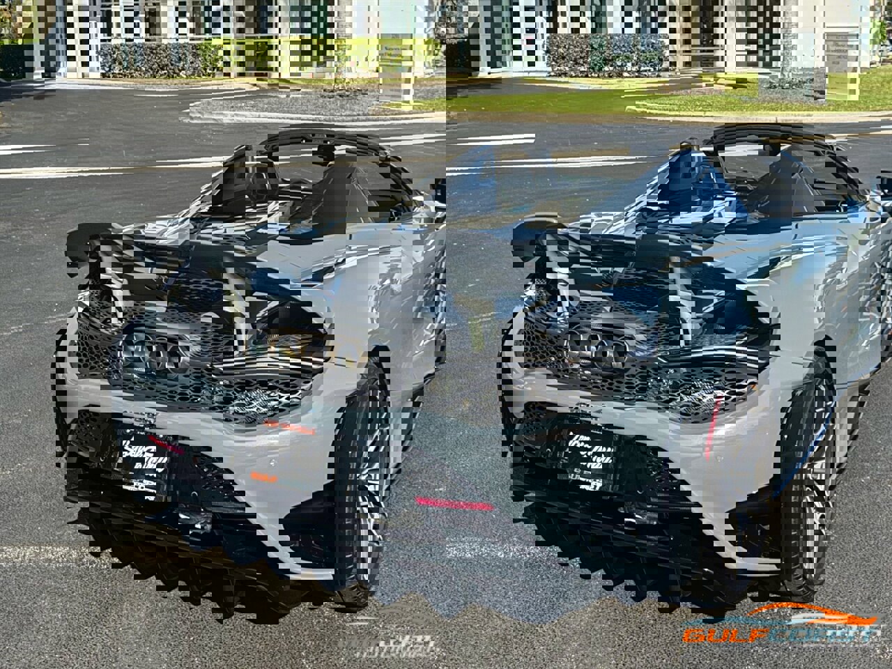 Used 2022 McLaren 765LT image 54