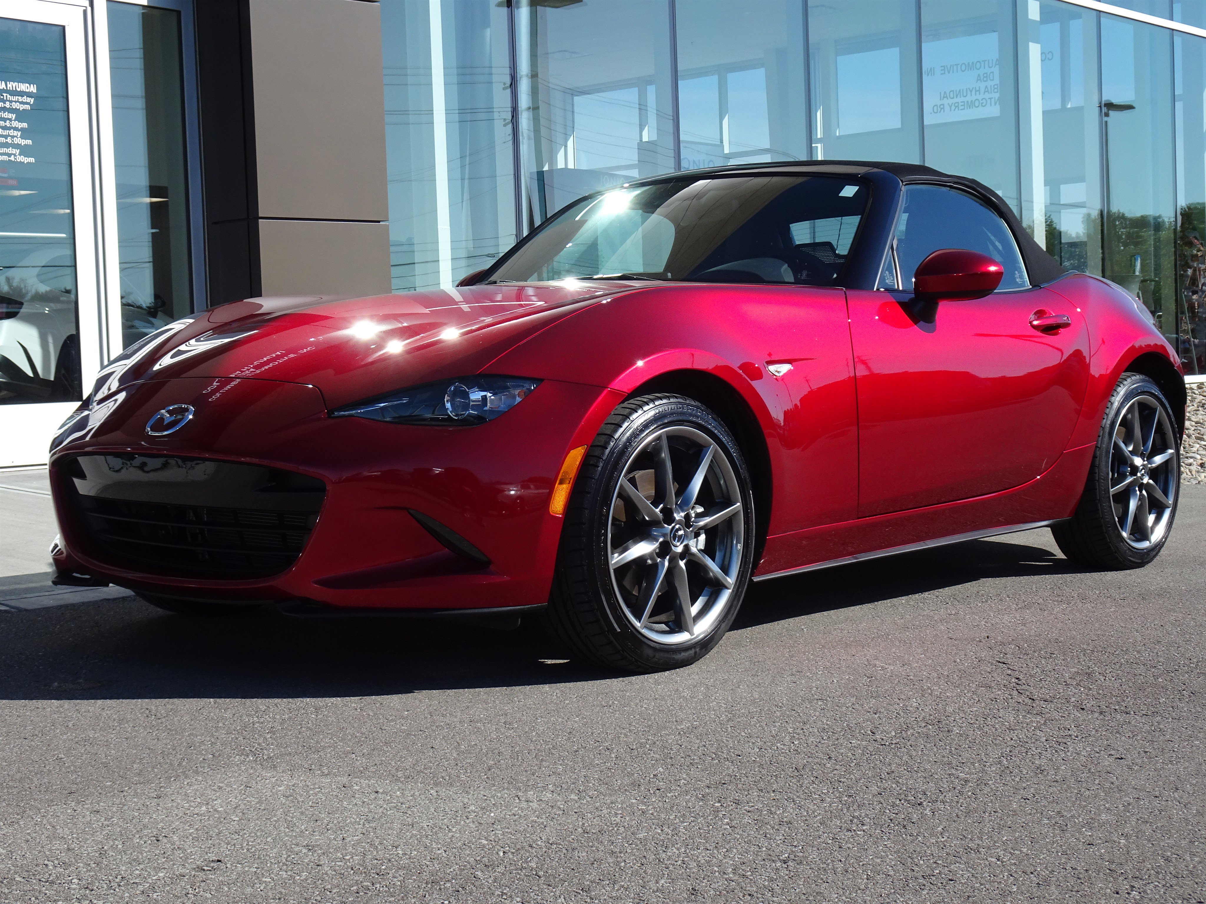 Used 2021 MAZDA MX-5 Miata Grand Touring RWD image 1