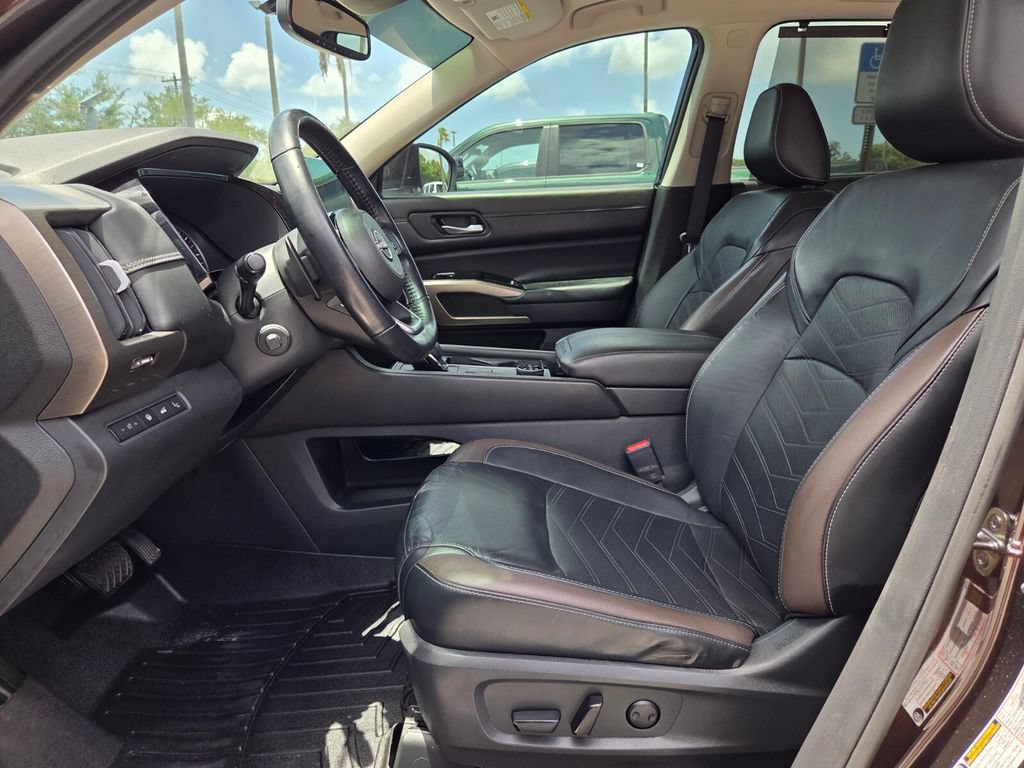 Used 2022 Nissan Pathfinder Platinum w/ Cargo Package AWD/4WD image 13