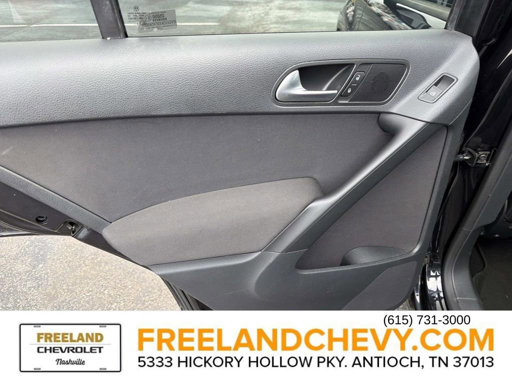 Used 2014 Volkswagen Tiguan S image 15