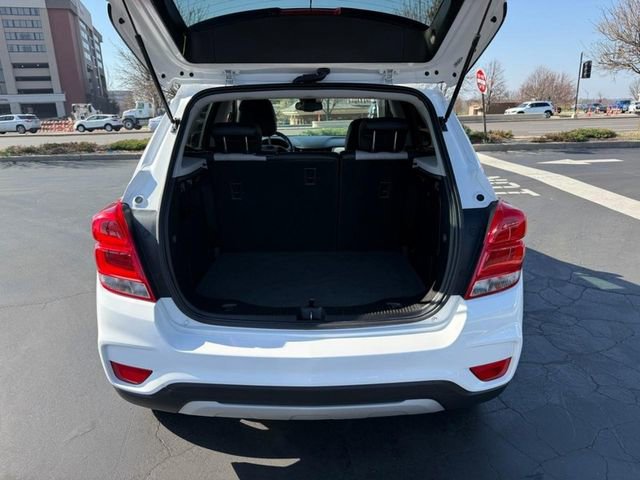 Used 2017 Chevrolet Trax LT w/ LT Convenience Package image 6