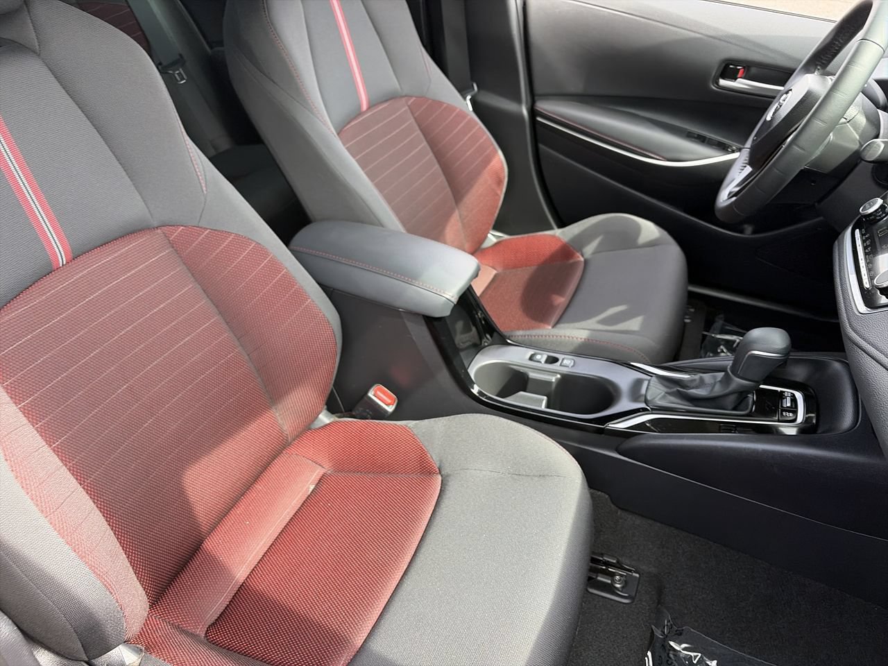 Used 2025 Toyota Corolla SE FWD image 24