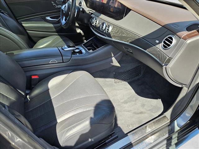 Used 2018 Mercedes-Benz S 560 Sedan image 20
