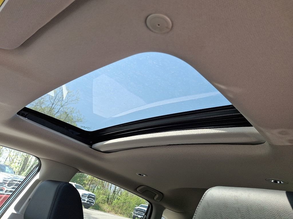 Used 2026 Honda HR-V EX-L image 12