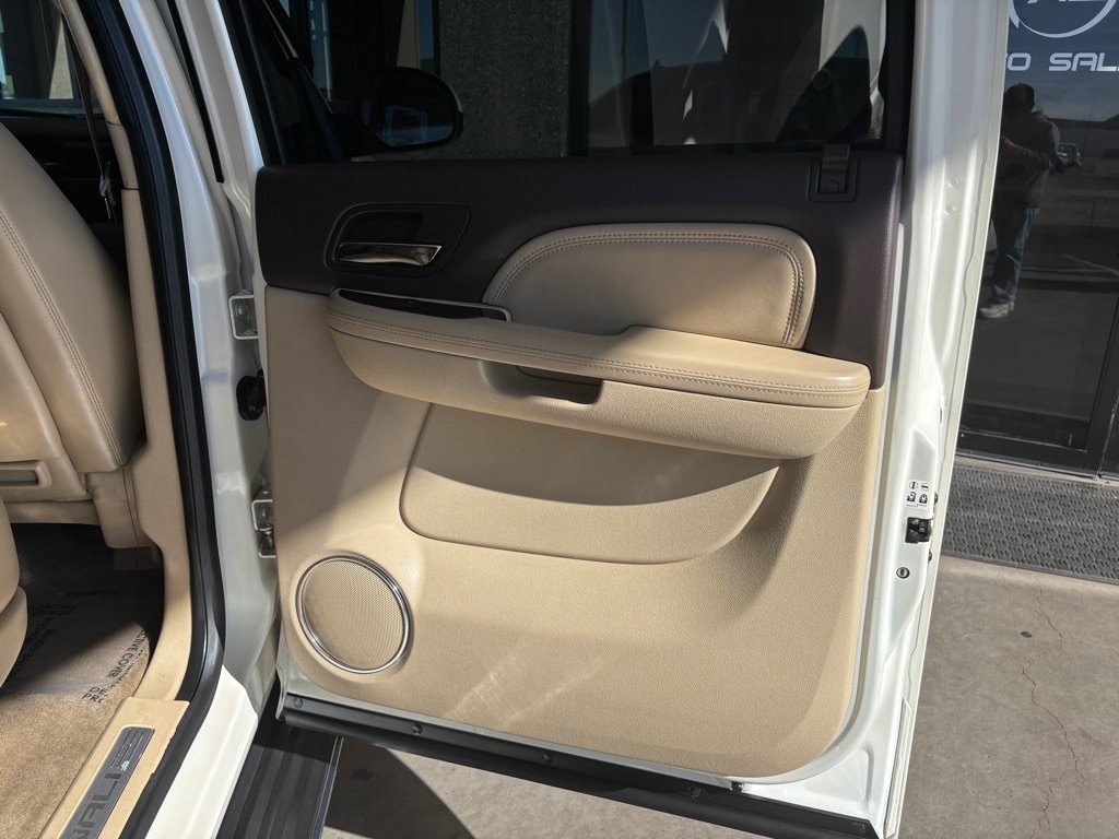 Used 2013 GMC Yukon XL Denali AWD/4WD image 38