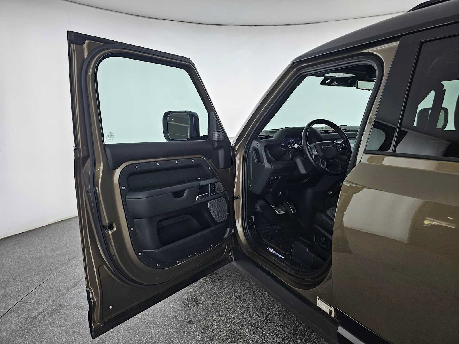 Used 2020 Land Rover Defender 110 X AWD/4WD image 19