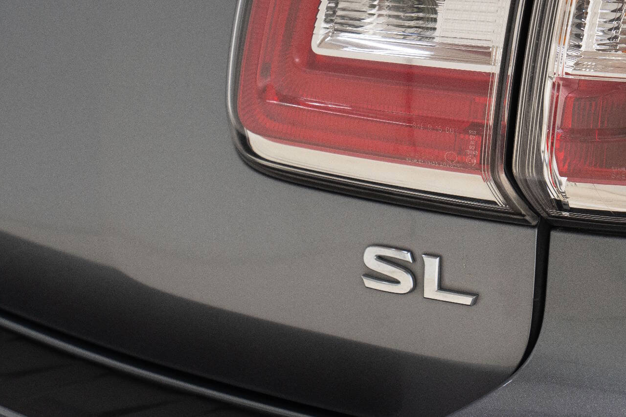 Used 2017 Nissan Armada SL image 24