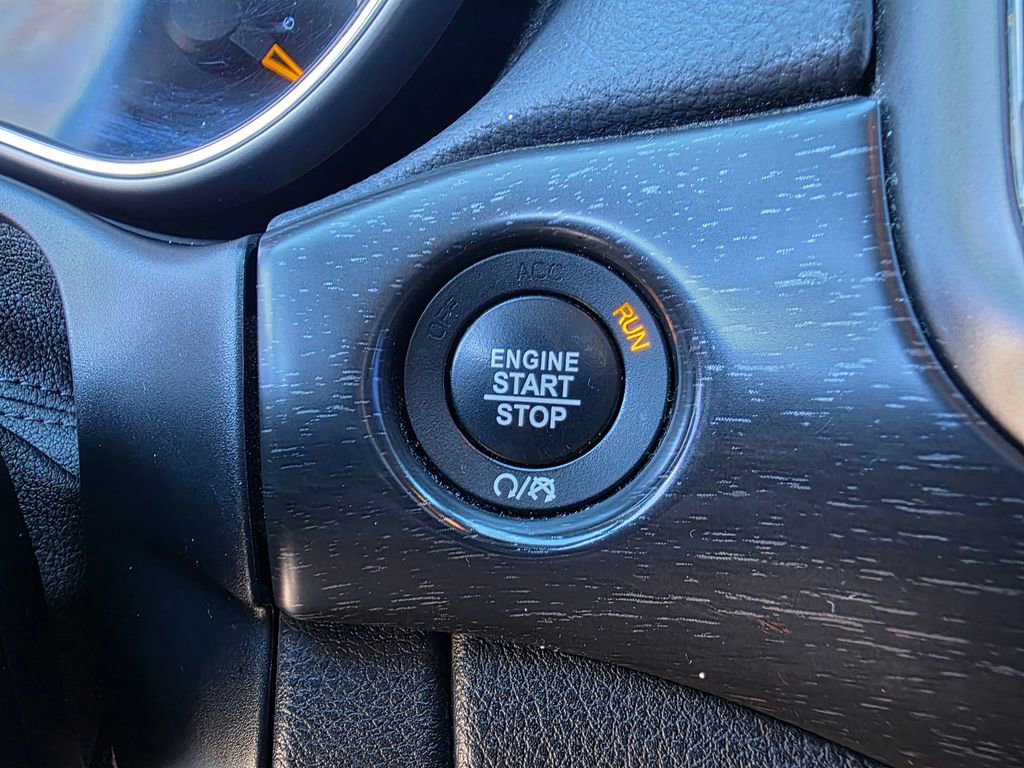 Used 2018 Jeep Grand Cherokee Laredo image 21