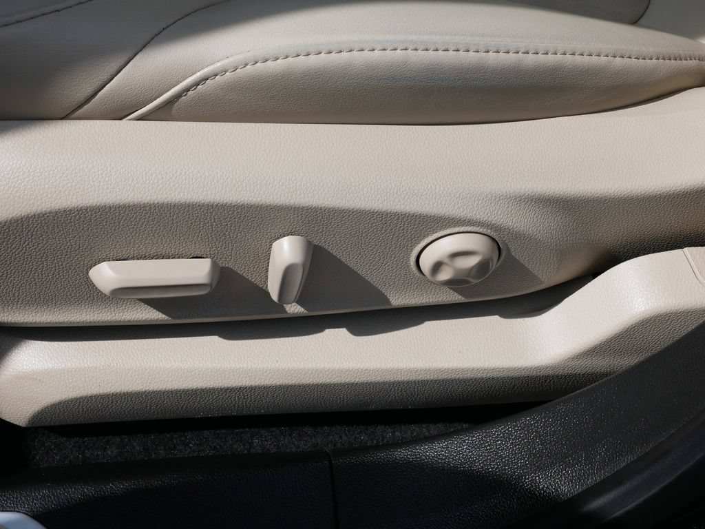 Used 2019 Buick Envision Preferred FWD image 19