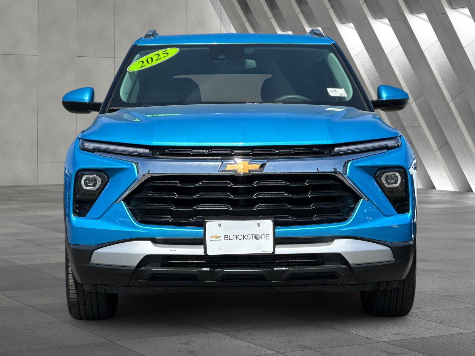 Used 2025 Chevrolet TrailBlazer LT AWD/4WD image 9