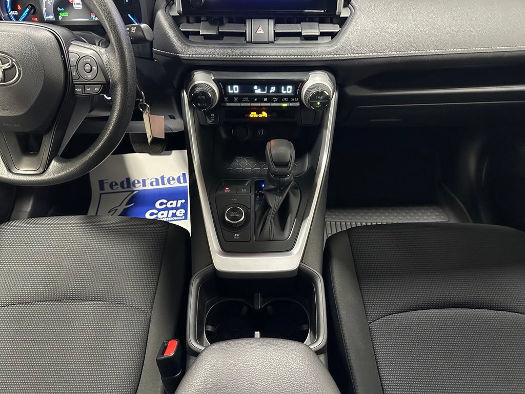 Used 2025 Toyota RAV4 LE AWD/4WD image 37