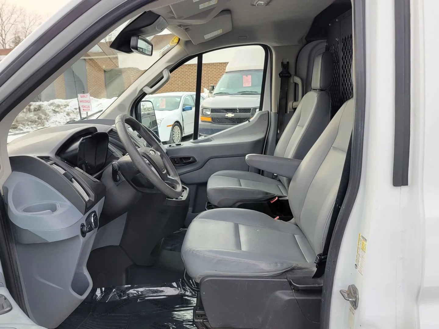 Used 2018 Ford Transit 250 148 Low Roof RWD image 2