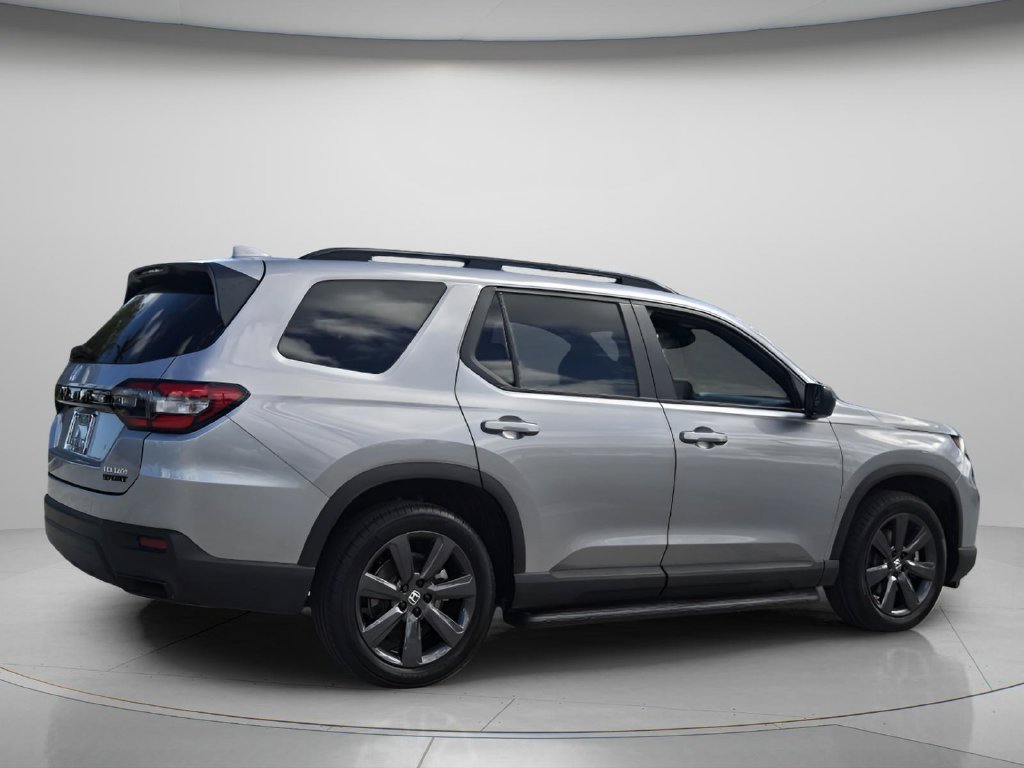 Certified 2025 Honda Pilot Sport image 7