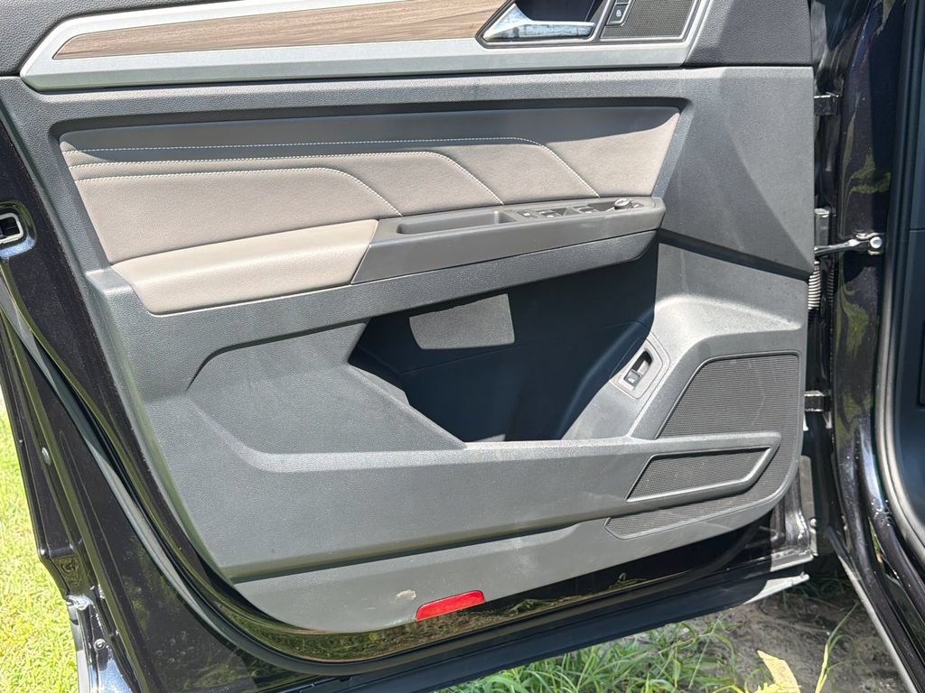 Certified 2023 Volkswagen Atlas SEL AWD/4WD image 28