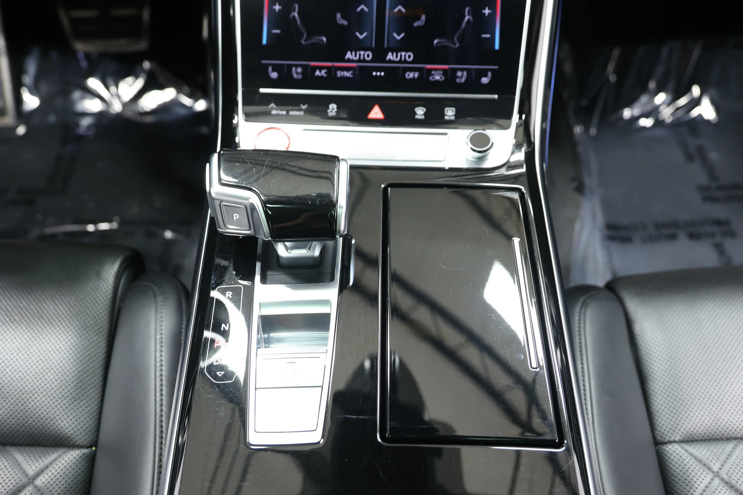 Used 2020 Audi S8 L w/ S8 Executive Package AWD/4WD image 33
