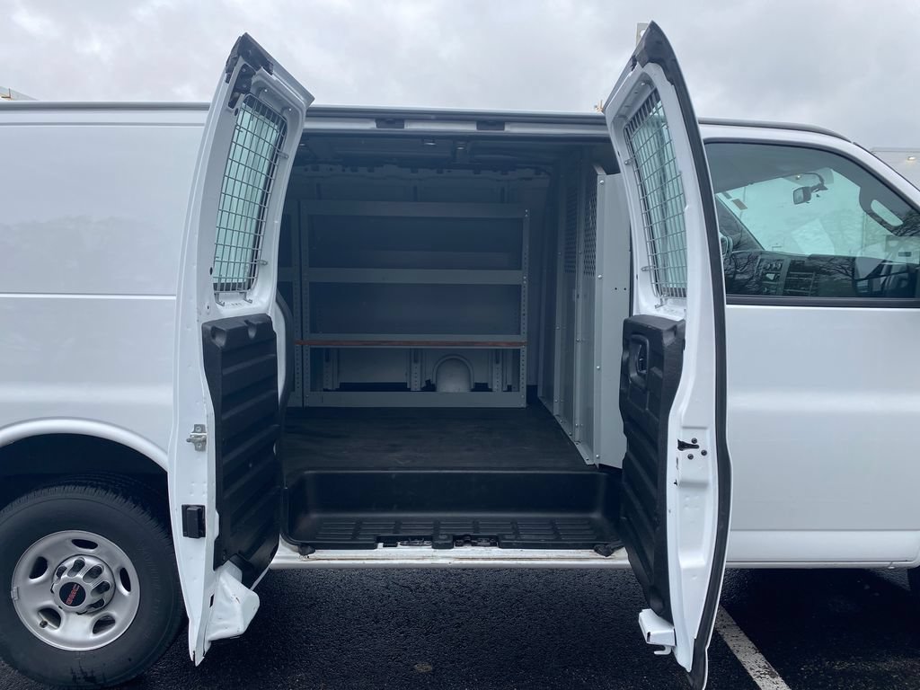 Used 2023 GMC Savana 2500 w/ Driver Convenience Package RWD image 15