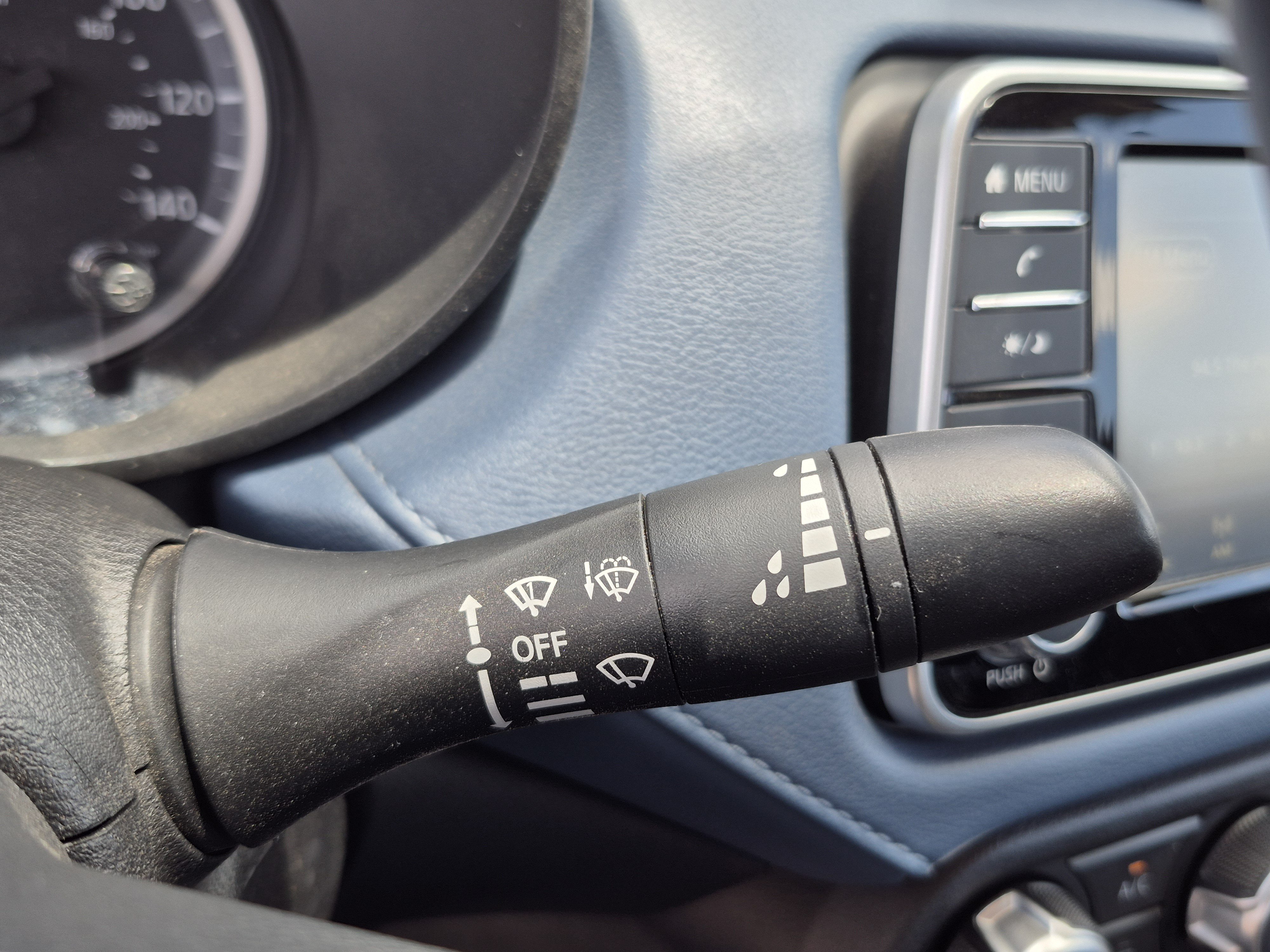 Used 2025 Nissan Versa SV FWD image 30