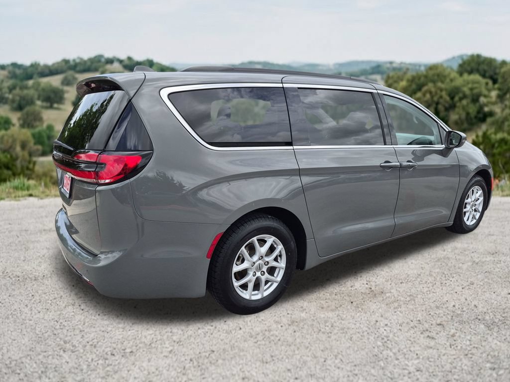 Used 2022 Chrysler Pacifica Touring-L FWD image 10